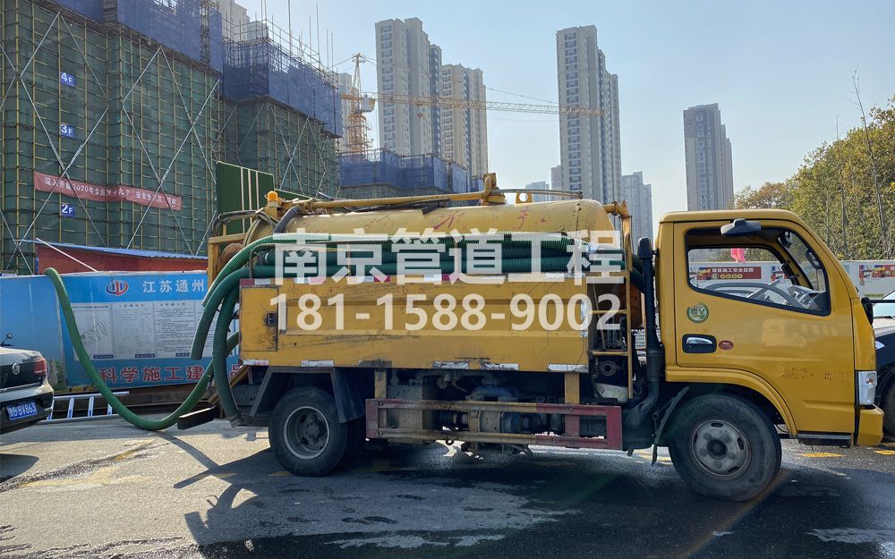 265天保建筑工地抽粪
